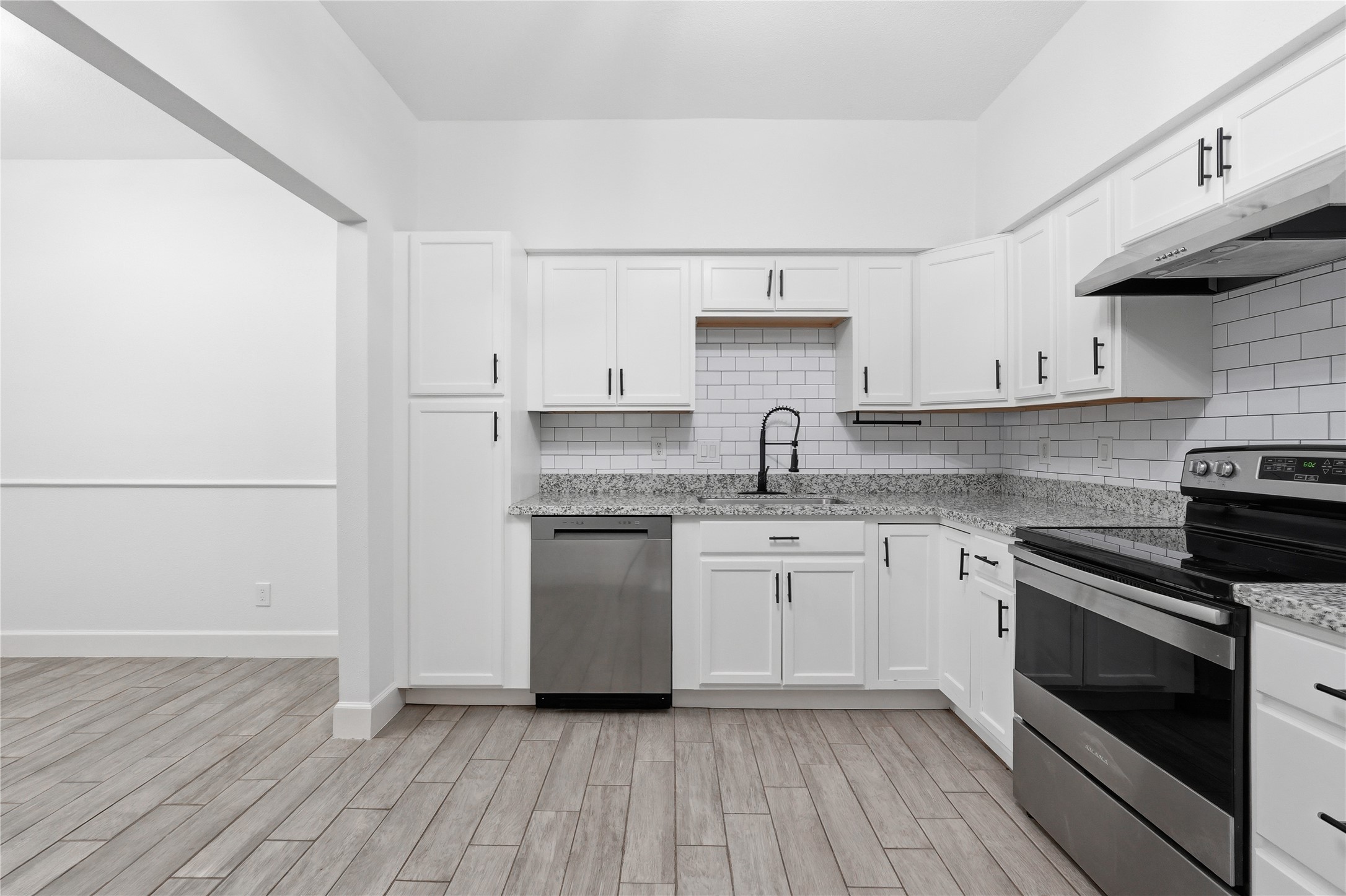 2100 Tanglewilde Street, Unit 378 Houston, TX 77063 - Photo 14 of 28