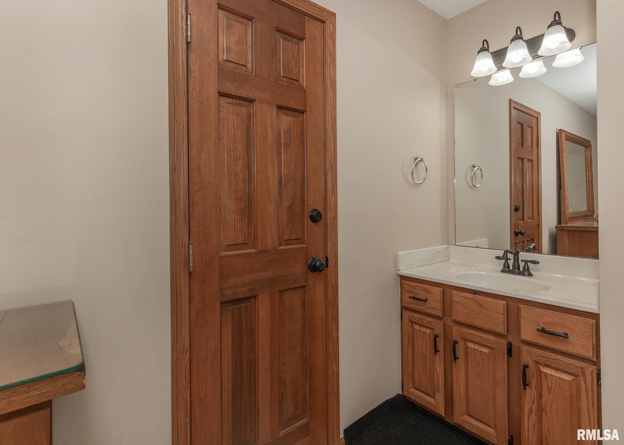 5908 Utica Ridge Road Davenport, IA 52807 - Photo 28 of 35 Gallery Image 28