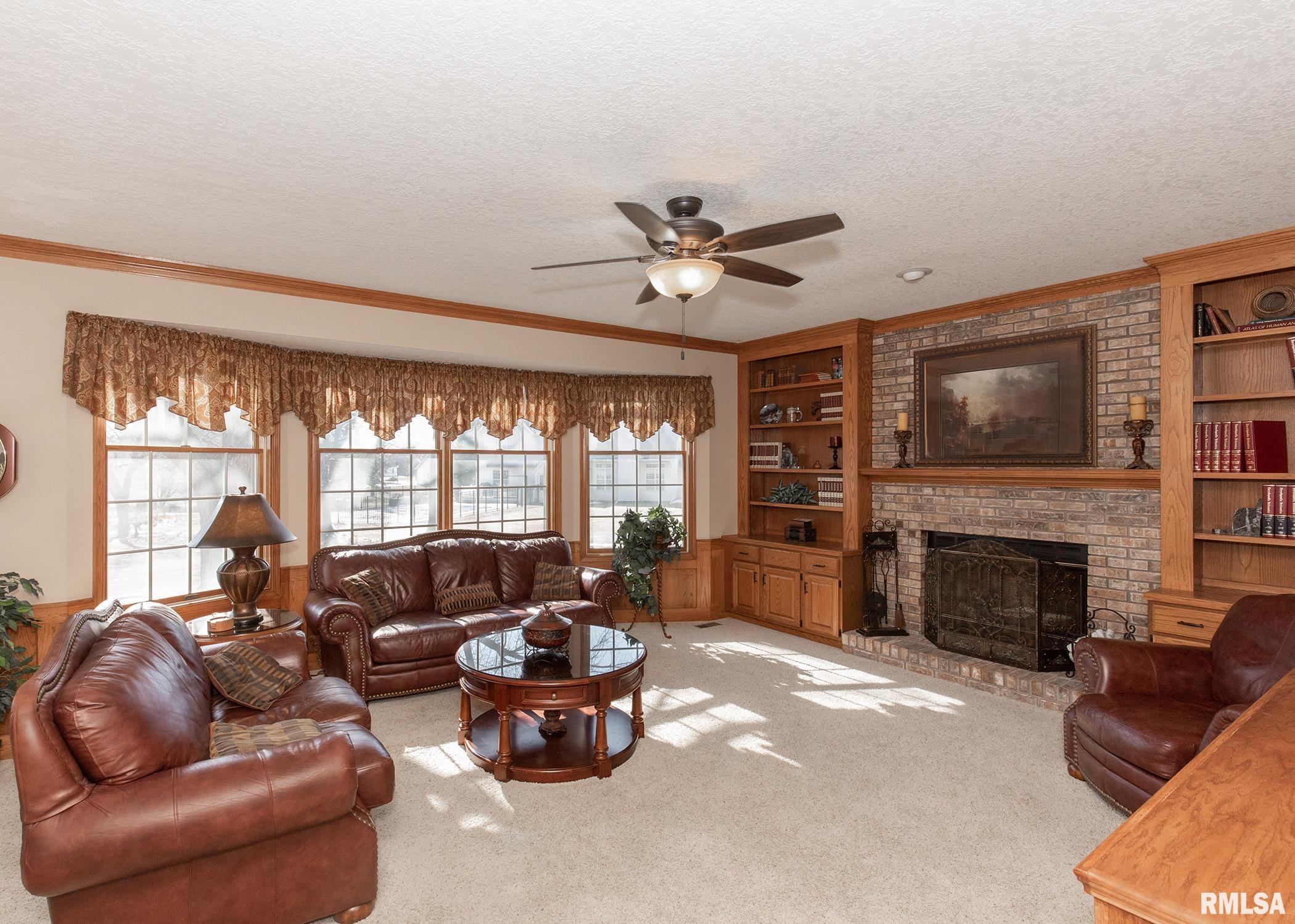 5908 Utica Ridge Road Davenport, IA 52807 - Photo 8 of 35 Gallery Image 8