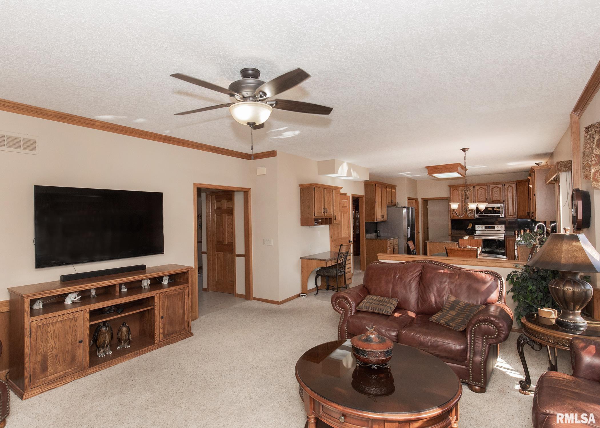 5908 Utica Ridge Road Davenport, IA 52807 - Photo 10 of 35 Gallery Image 10