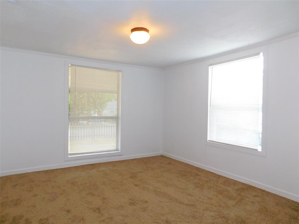 1007 West Collins Street Denton, TX 76201 - Photo 10 of 28