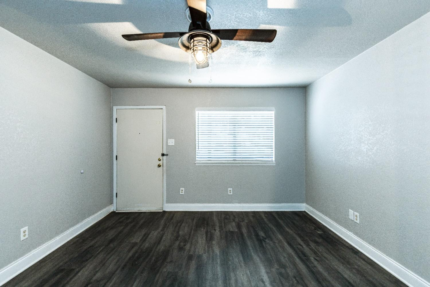 4702 37th Street Lubbock, TX 79414 - Photo 7 of 26 Photo 3
