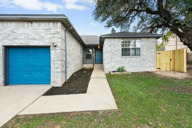 $2,250 | 7209 Oak Meadow Drive, Unit B, Austin, TX 78736