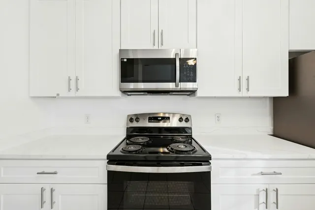 $2,250 | 7209 Oak Meadow Drive, Unit B, Austin, TX 78736