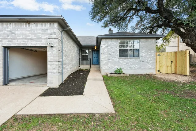 $2,250 | 7209 Oak Meadow Drive, Unit B, Austin, TX 78736