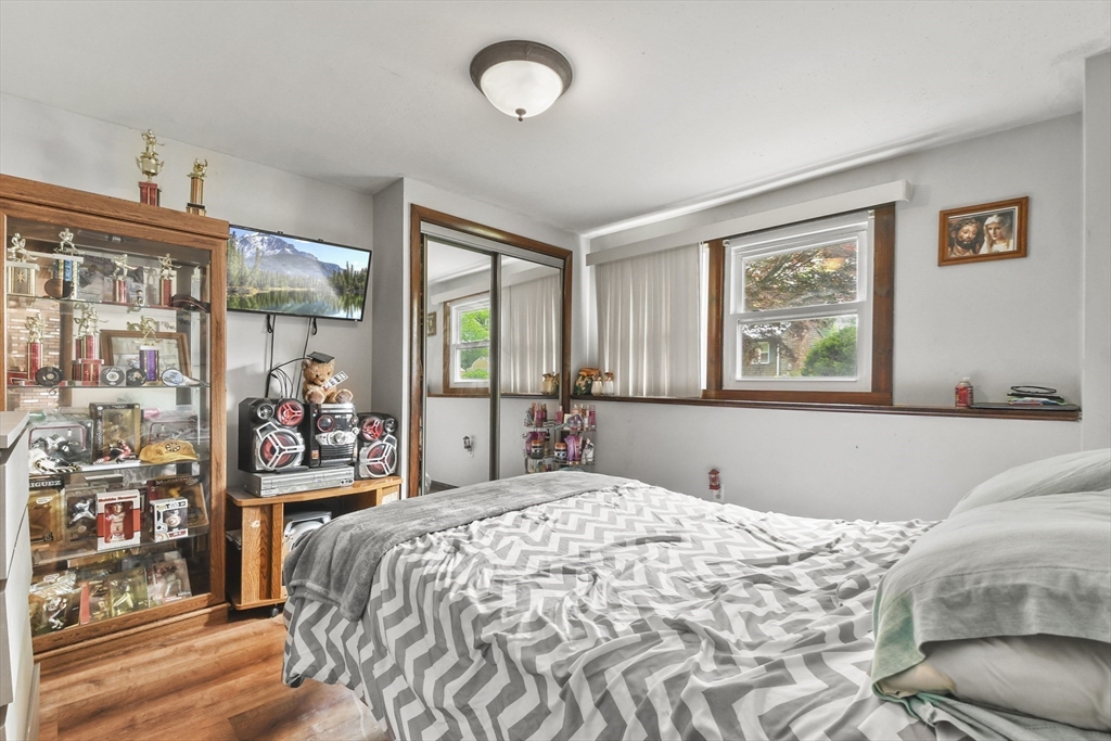 288 Norman Street Fall River, MA 02721 - Photo 17 of 33