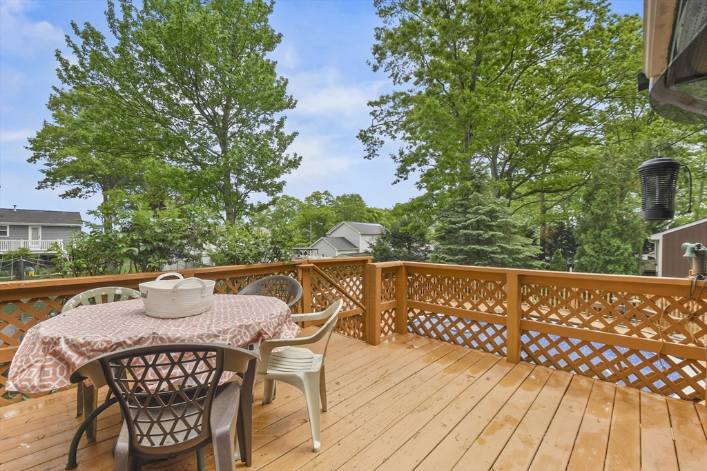 288 Norman Street Fall River, MA 02721 - Photo 26 of 33