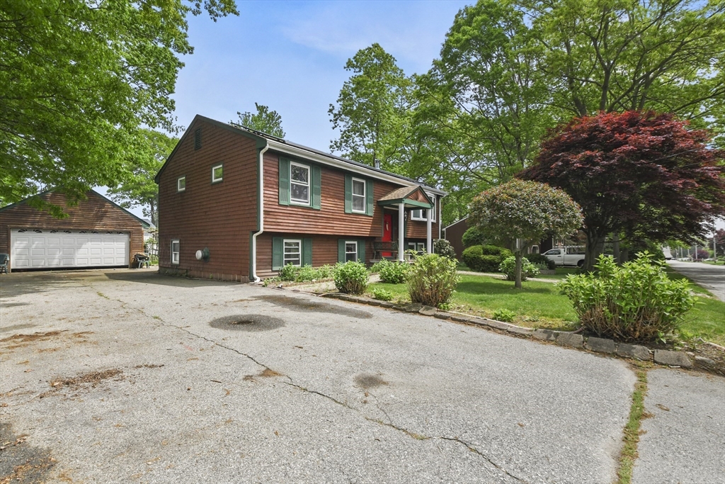 288 Norman Street Fall River, MA 02721 - Photo 31 of 33