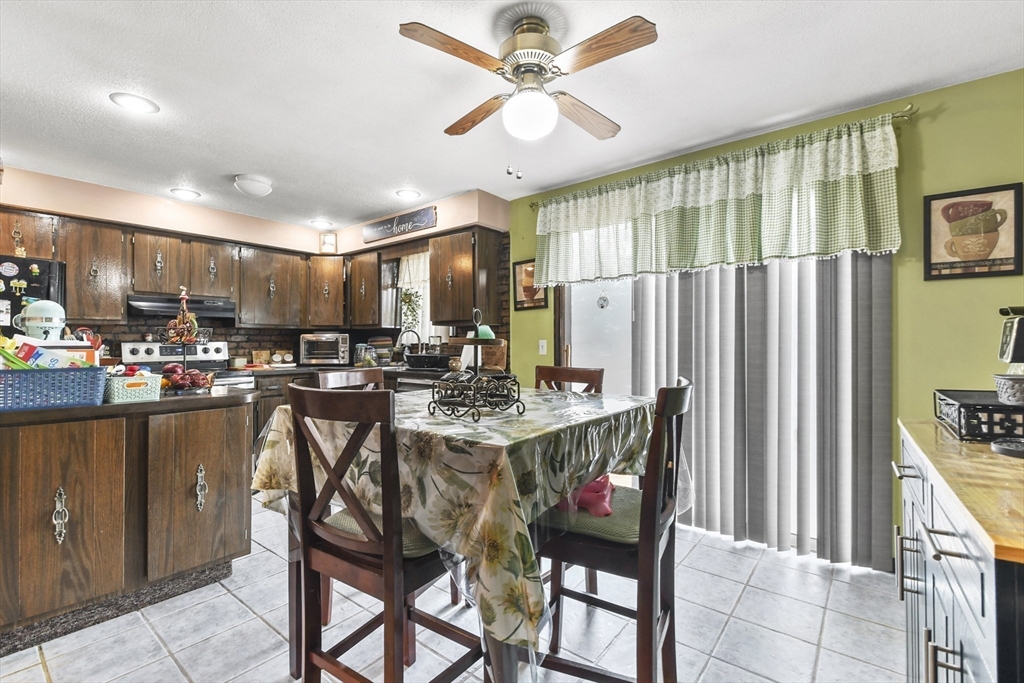 288 Norman Street Fall River, MA 02721 - Photo 5 of 33