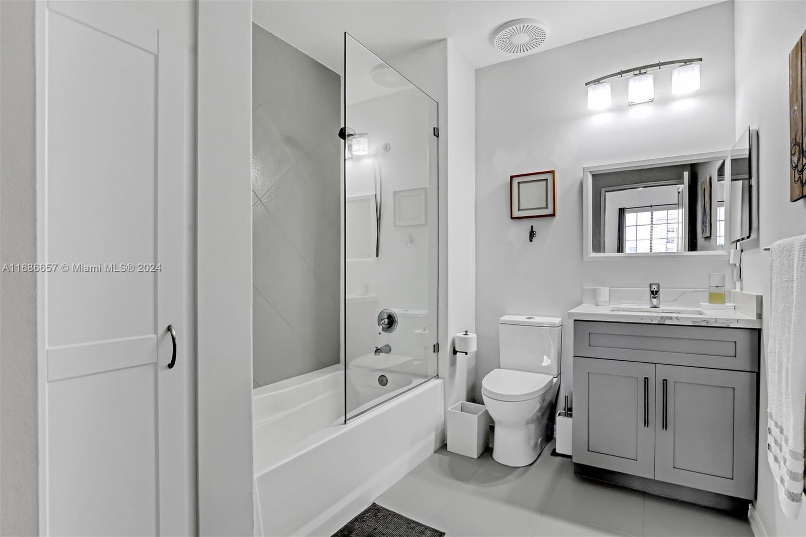 233 South Federal Highway, Unit LPH11 Boca Raton, FL 33432 - Photo 15 of 27