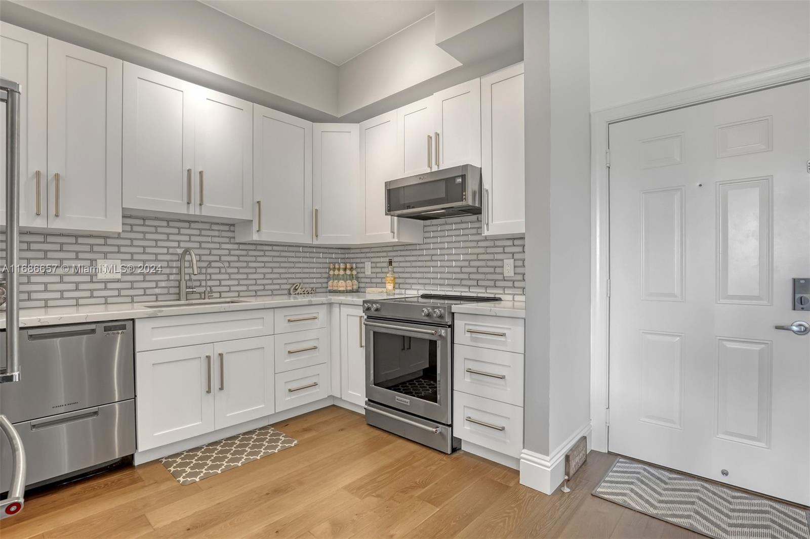 233 South Federal Highway, Unit LPH11 Boca Raton, FL 33432 - Photo 4 of 27