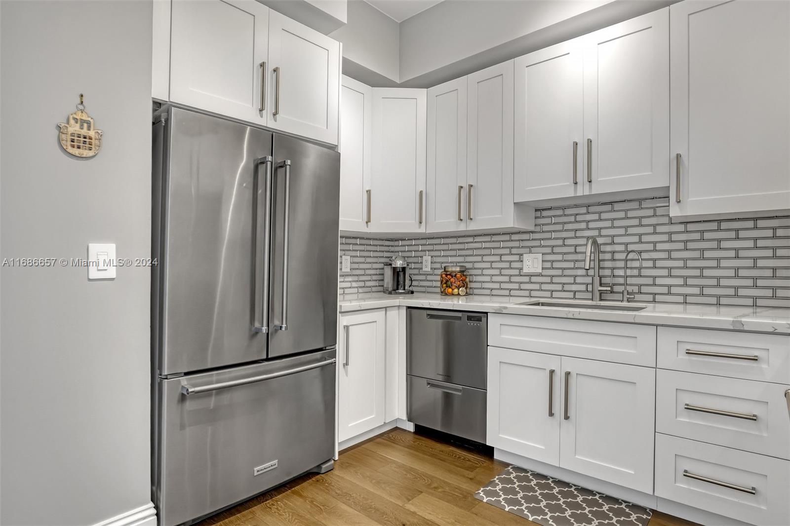 233 South Federal Highway, Unit LPH11 Boca Raton, FL 33432 - Photo 5 of 27