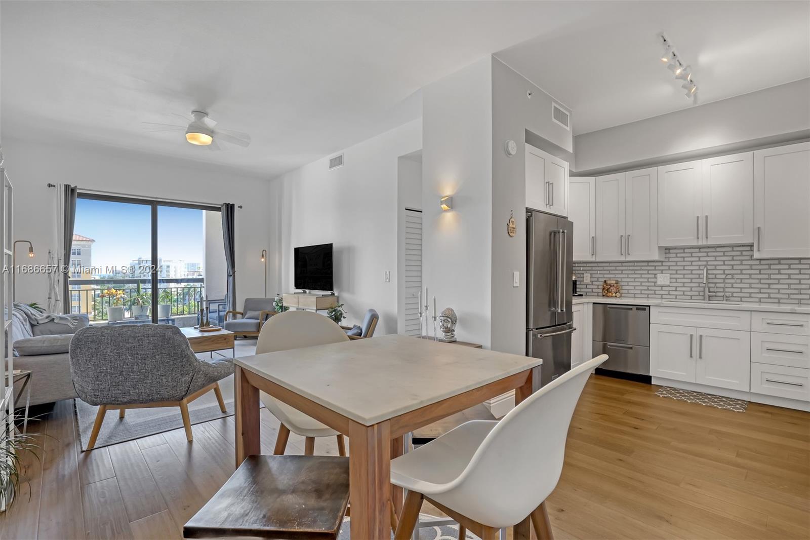 233 South Federal Highway, Unit LPH11 Boca Raton, FL 33432 - Photo 9 of 27