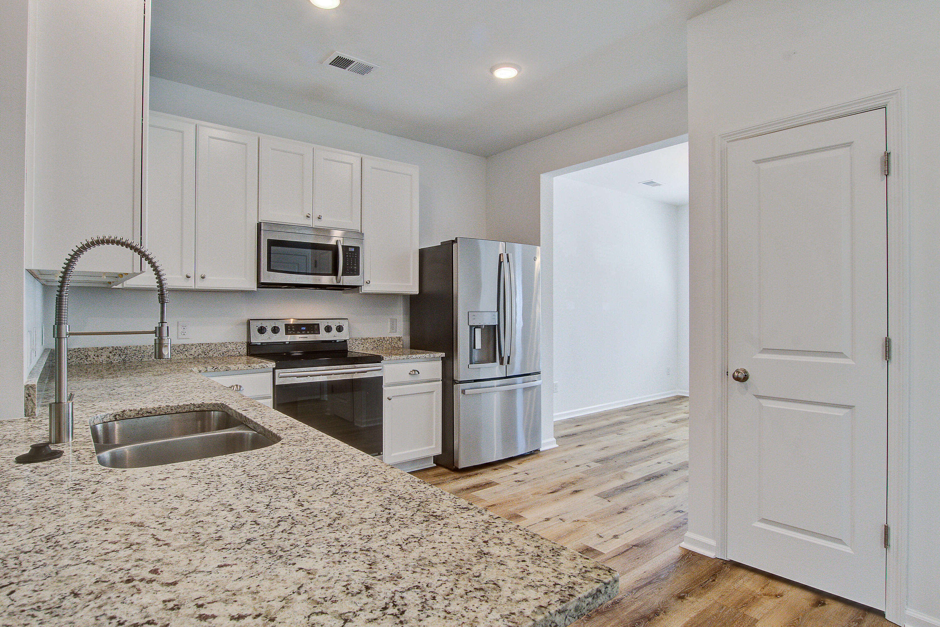 200 Woodward Road Goose Creek, SC 29445 - Photo 5 of 37 200 (8)