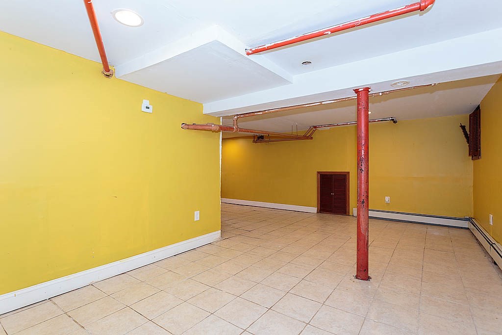 37 Huntington Road Milton, MA 02186 - Photo 35 of 35 a view of an empty room