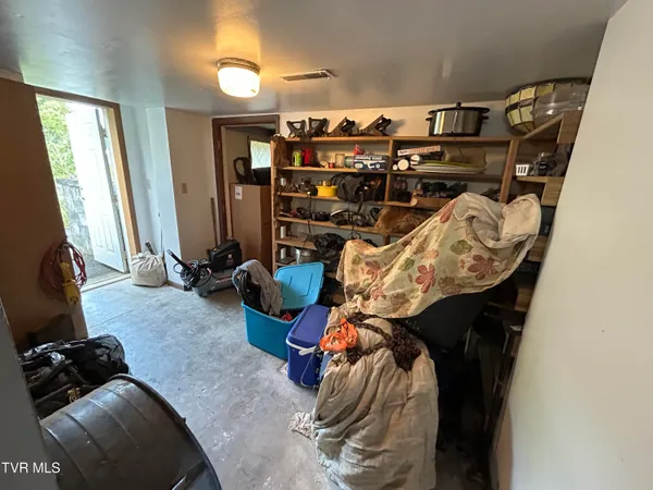 $85,000 | 147 Gilmore Street, Clinchco, VA 24226