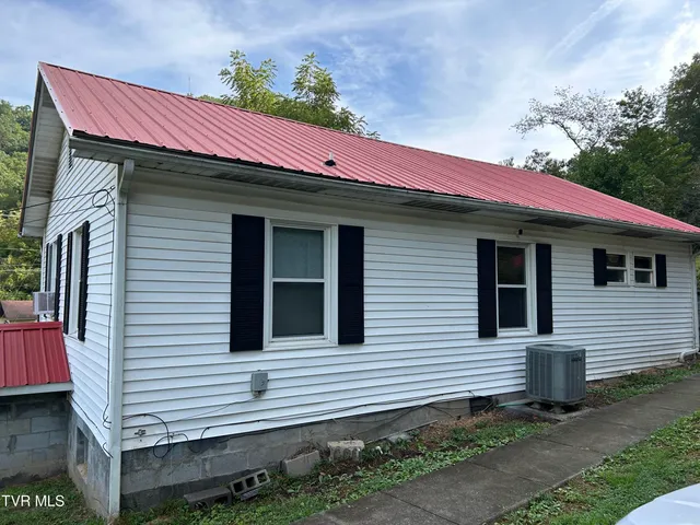 $85,000 | 147 Gilmore Street, Clinchco, VA 24226