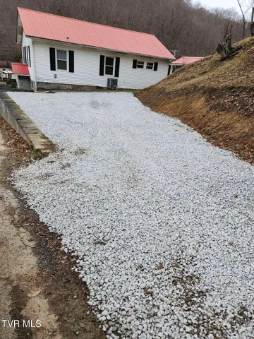 $85,000 | 147 Gilmore Street, Clinchco, VA 24226