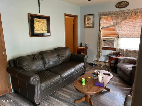 $85,000 | 147 Gilmore Street, Clinchco, VA 24226