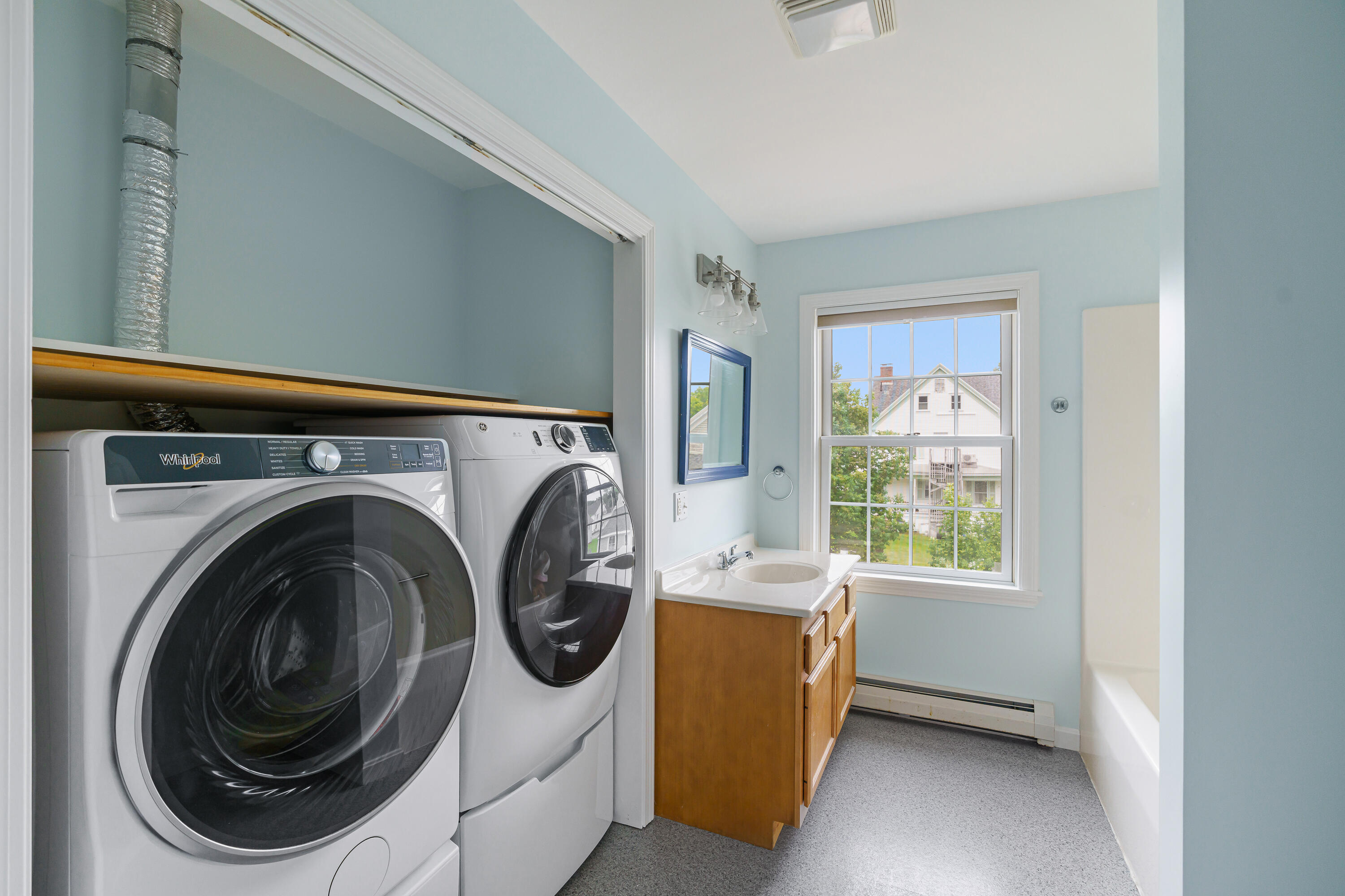 211 Oak Street Bath, ME 04530 - Photo 24 of 102 211 Oak Street Bath 068