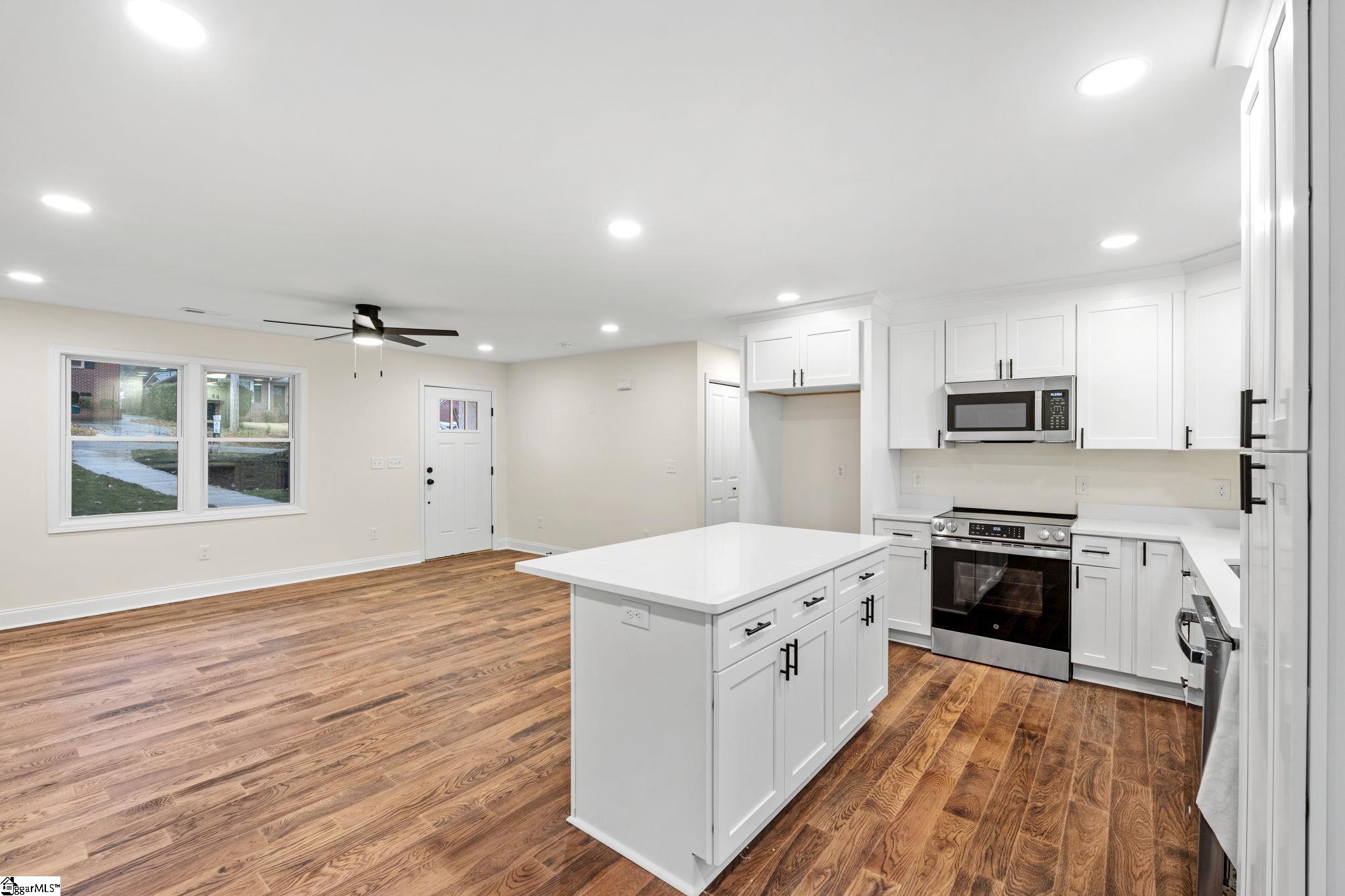 318 Elder Street Greenville, SC 29607 - Photo 12 of 29