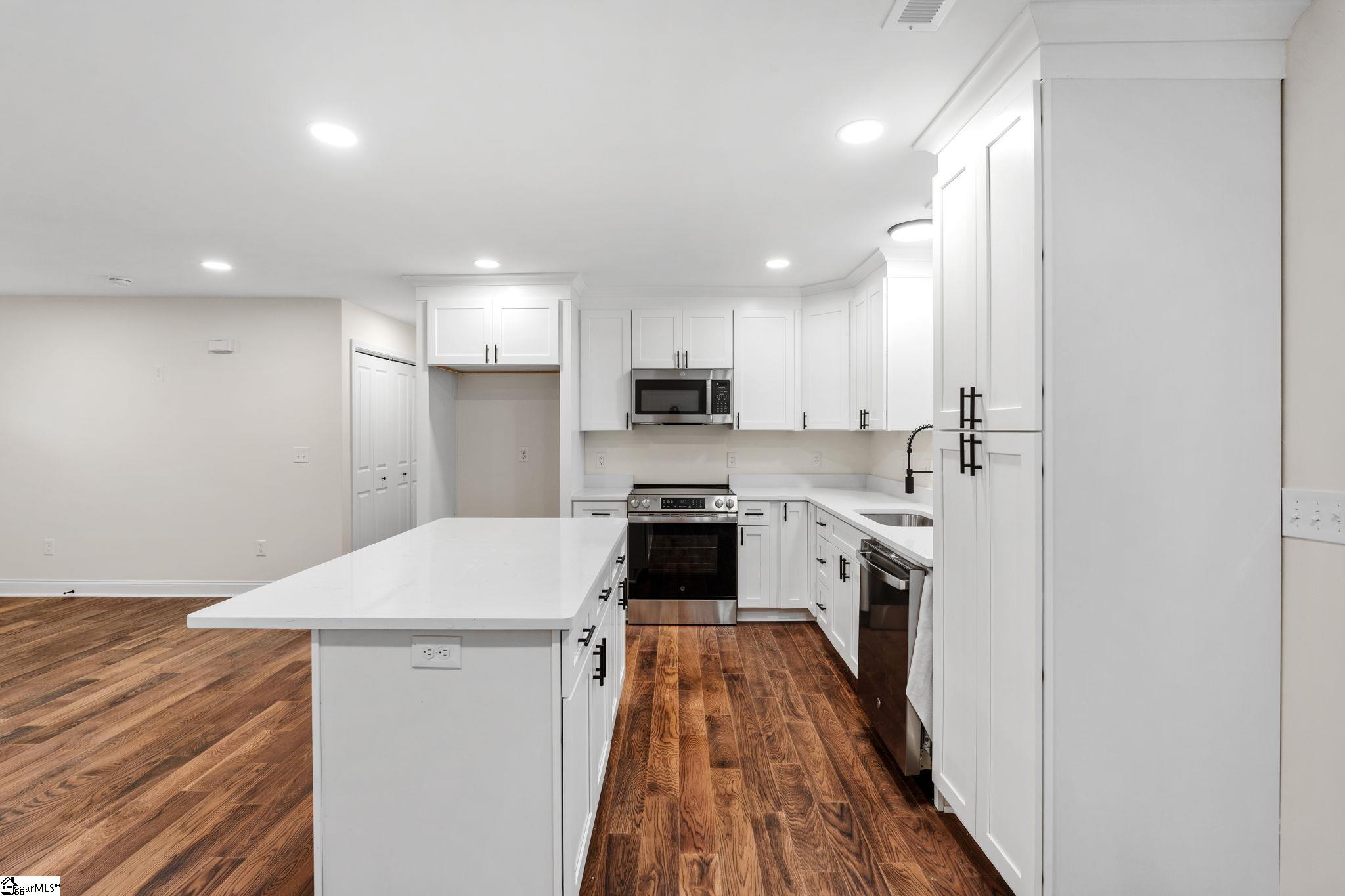 318 Elder Street Greenville, SC 29607 - Photo 13 of 29