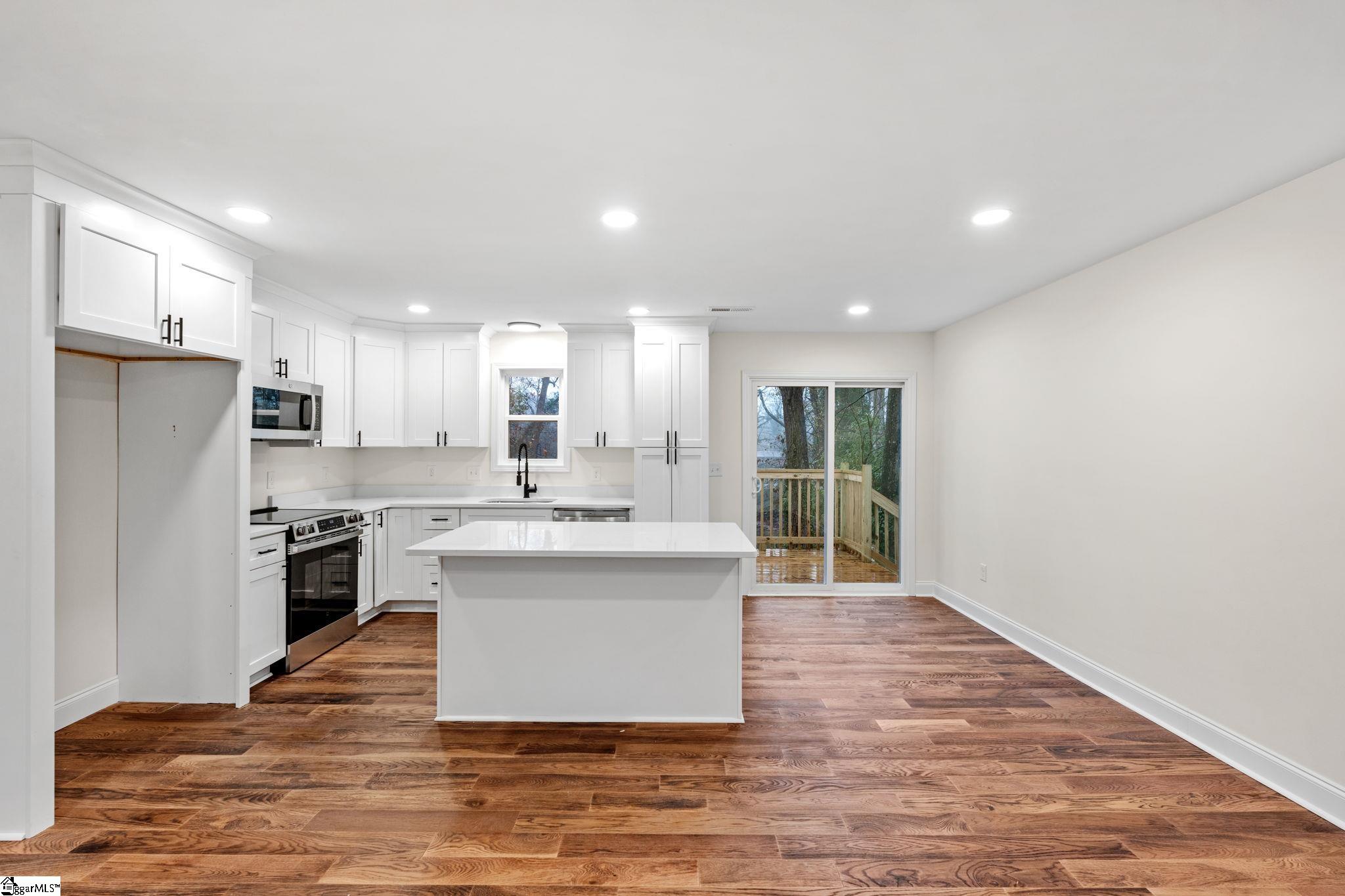 318 Elder Street Greenville, SC 29607 - Photo 15 of 29