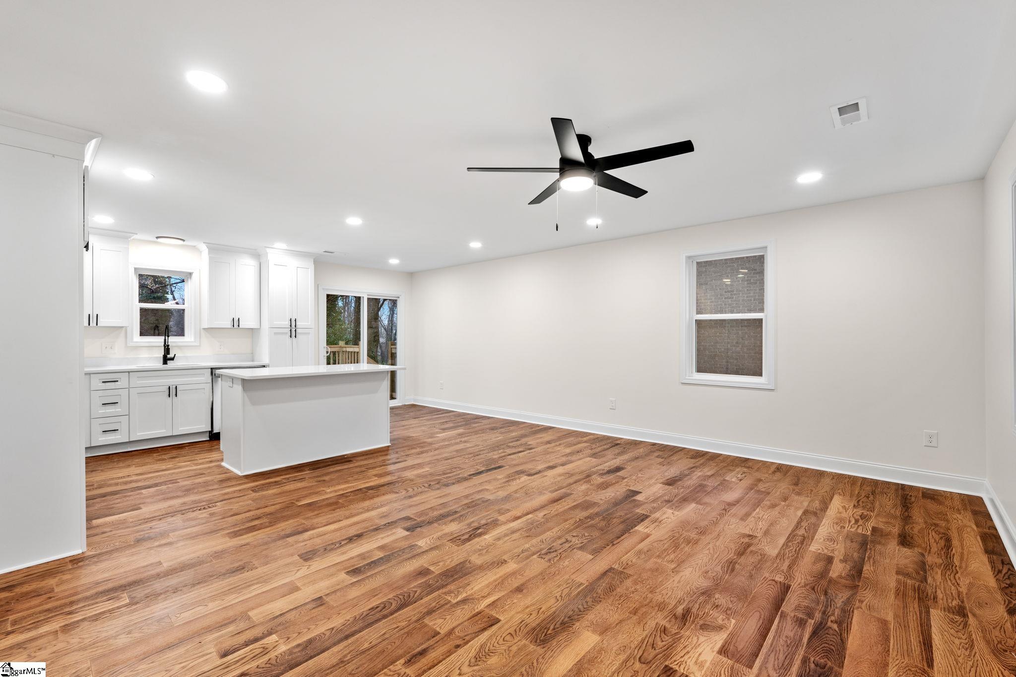 318 Elder Street Greenville, SC 29607 - Photo 5 of 29