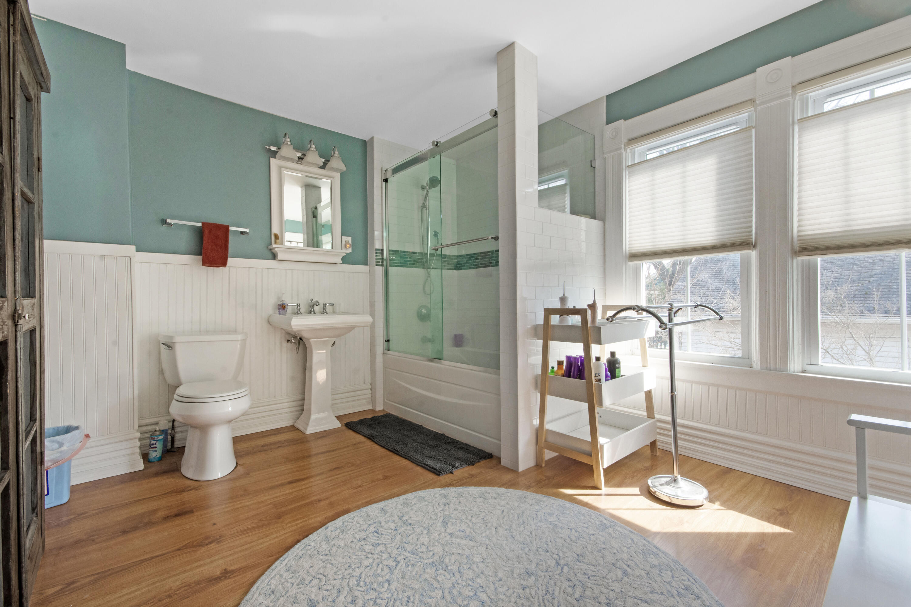 519 Madison Street Lake Geneva, WI 53147 - Photo 15 of 21 Full Bathroom