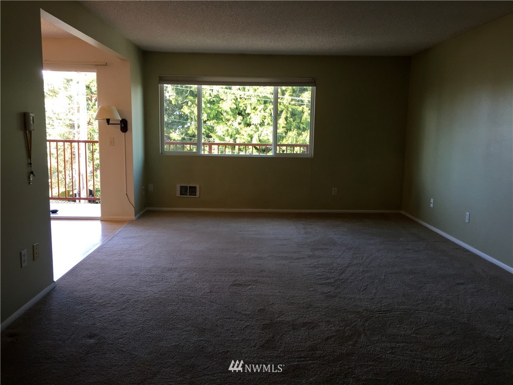 335 Heather Road, Unit 305 Everett, WA 98203 - Photo 13 of 16