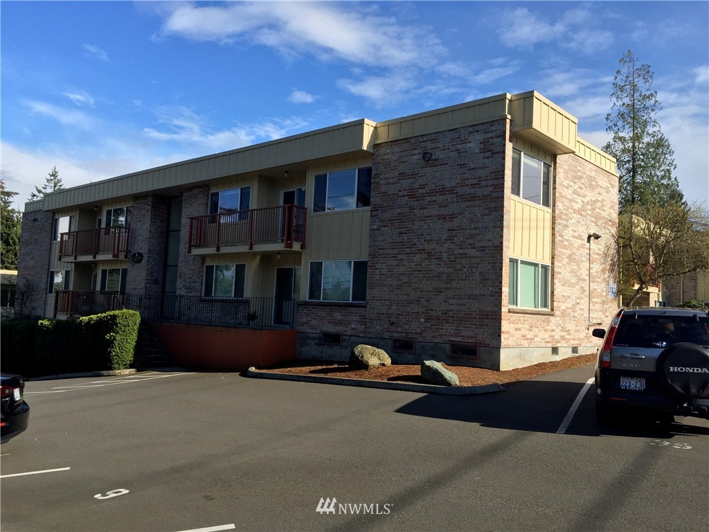 335 Heather Road, Unit 305 Everett, WA 98203 - Photo 3 of 16