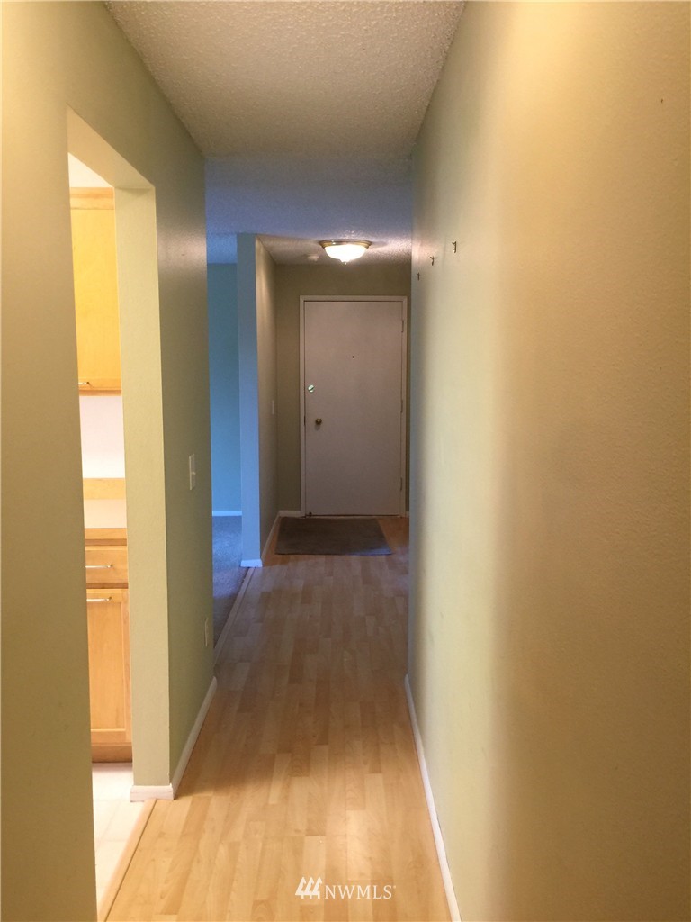 335 Heather Road, Unit 305 Everett, WA 98203 - Photo 6 of 16