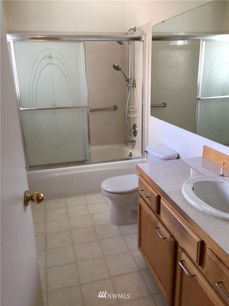 335 Heather Road, Unit 305 Everett, WA 98203 - Photo 7 of 16