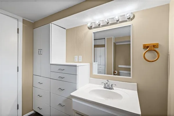 $355,000 | 4909 Nall Avenue, Roeland Park, KS 66205