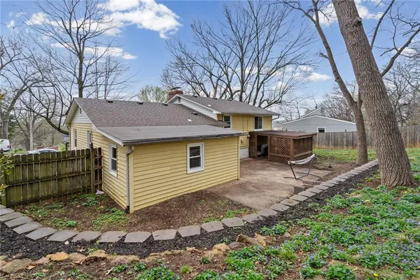 $355,000 | 4909 Nall Avenue, Roeland Park, KS 66205