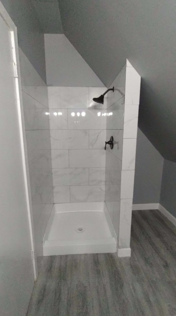 3128 North Clybourn Avenue, Unit 2R Chicago, IL 60618 - Photo 20 of 33 a bathroom with a shower