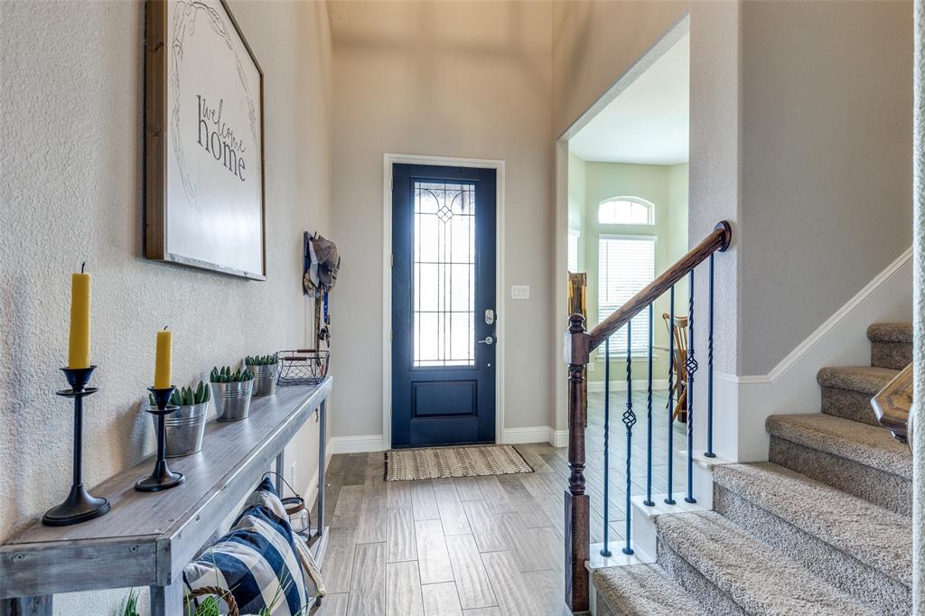 672 Harris Ridge Drive Arlington, TX 76002 - Photo 2 of 25