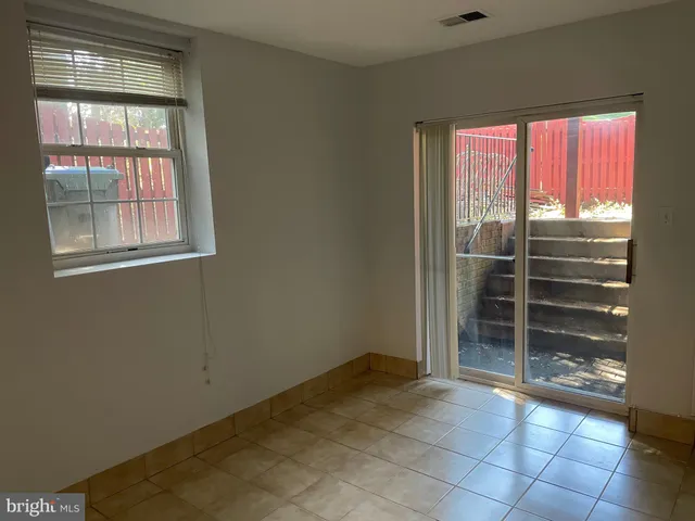 $2,900 | 3996 Royal Lytham Drive, Fairfax, VA 22033