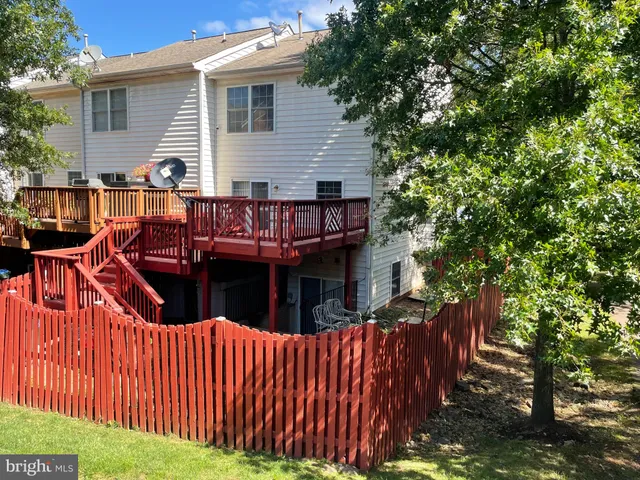 $2,900 | 3996 Royal Lytham Drive, Fairfax, VA 22033