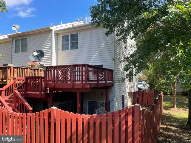 $2,900 | 3996 Royal Lytham Drive, Fairfax, VA 22033