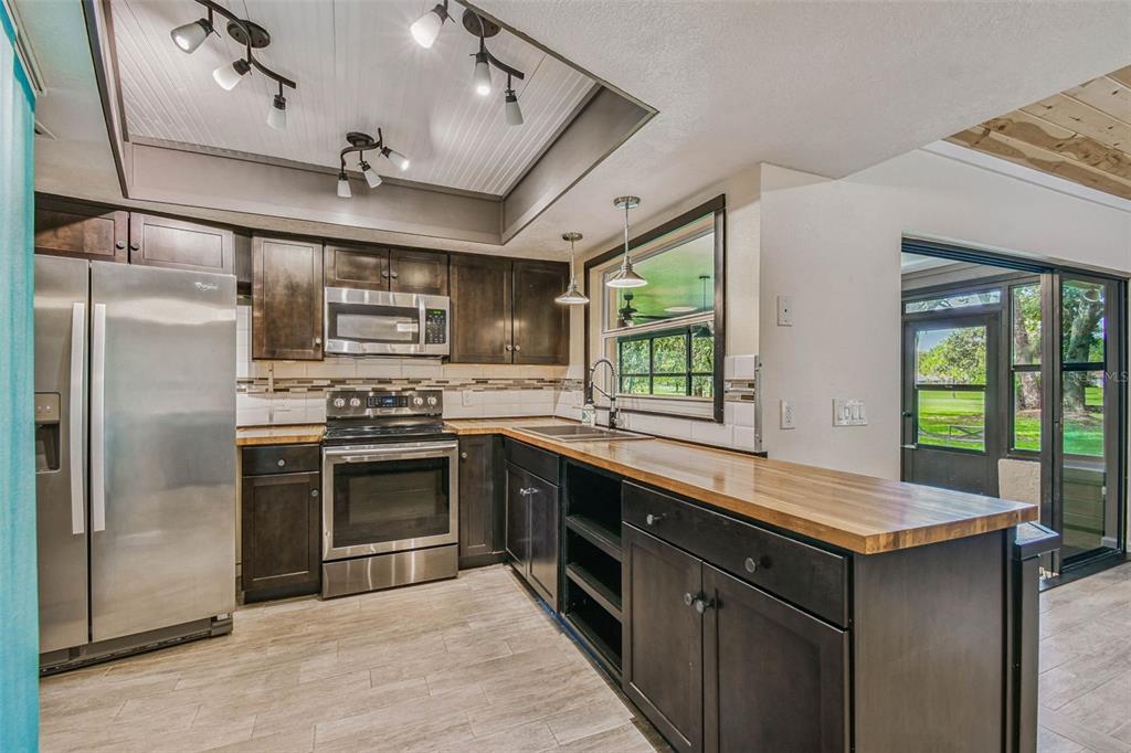 5319 Saddlebrook Way Wesley Chapel, FL 33543 - Photo 30 of 77