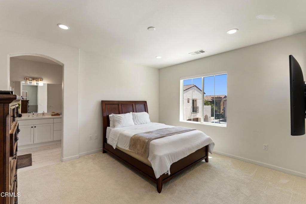 2353 Nicklaus Street Oxnard, CA 93036 - Photo 21 of 41