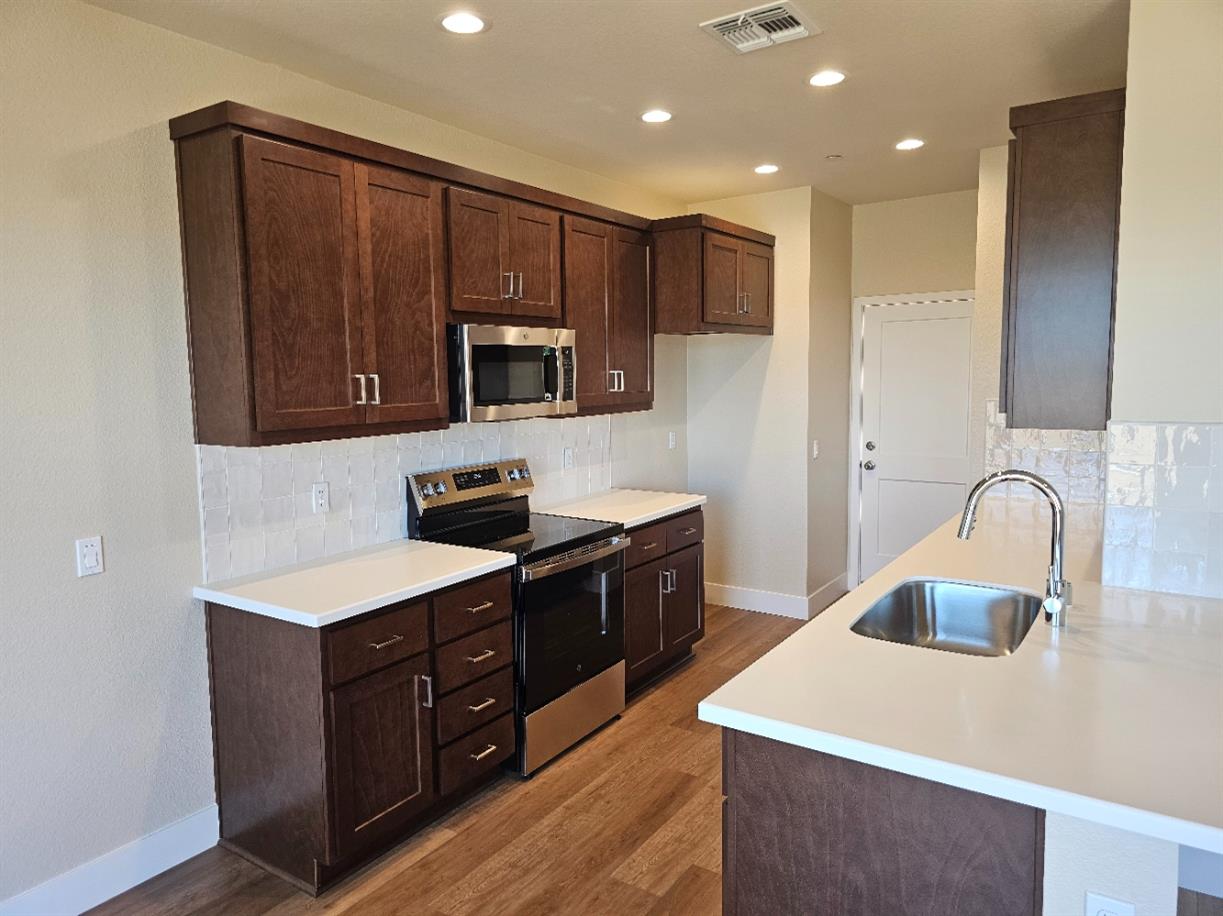 2812 Hightail Road Oakdale, CA 95361 - Photo 3 of 6