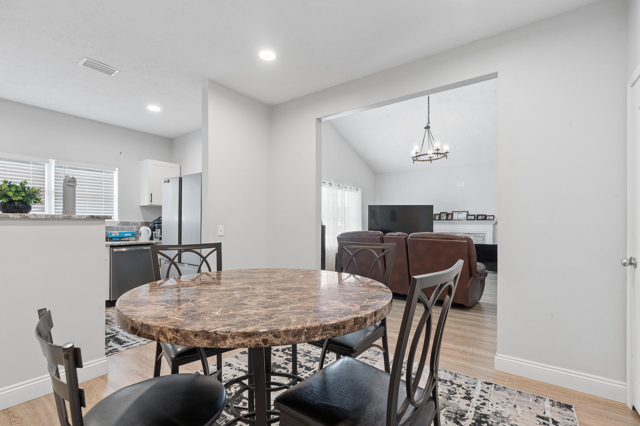 602 Tropical Way Freeport, FL 32439 - Photo 11 of 29 VRT09894