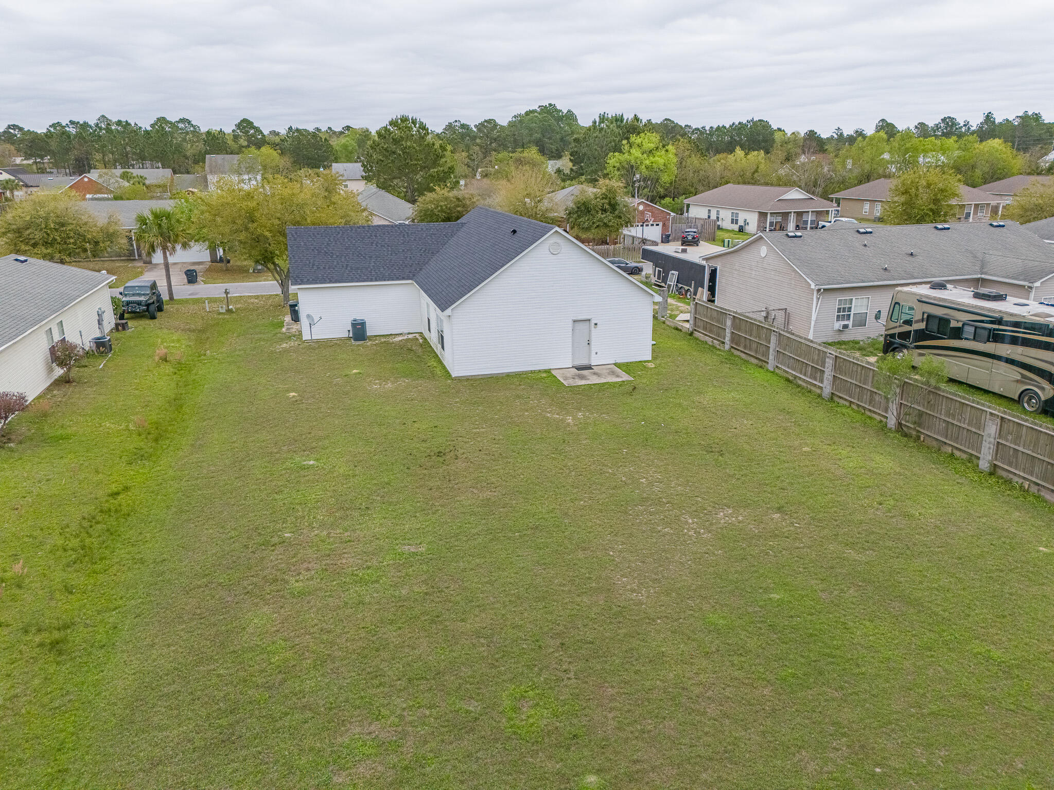 602 Tropical Way Freeport, FL 32439 - Photo 27 of 29 DJI_20260325105453_0379_D