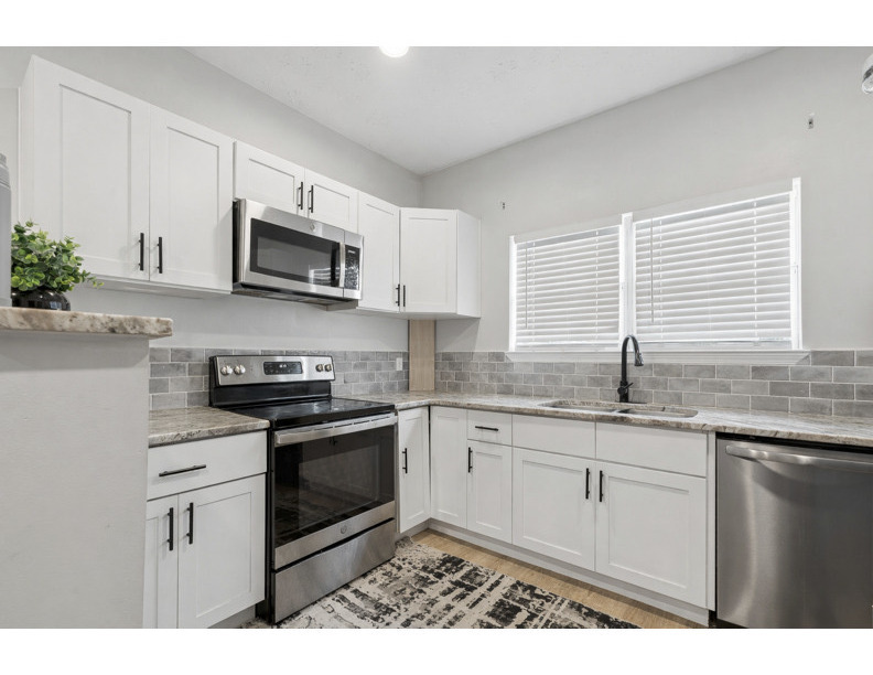 602 Tropical Way Freeport, FL 32439 - Photo 6 of 29 6