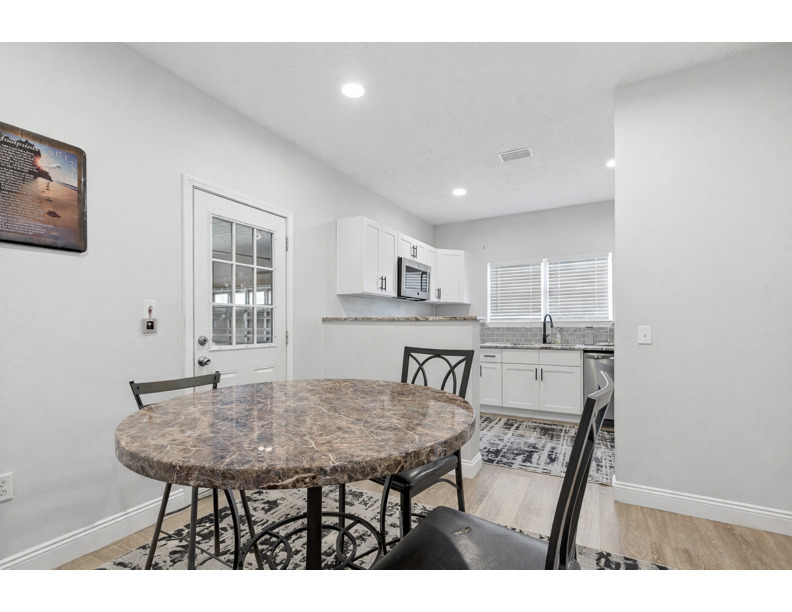 602 Tropical Way Freeport, FL 32439 - Photo 9 of 29 10