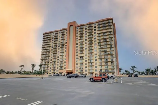 $1,670 | 4900 Brittany Drive South, Unit 1409, St. Petersburg, FL 33715