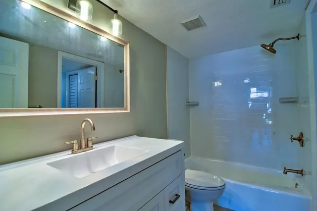 $1,670 | 4900 Brittany Drive South, Unit 1409, St. Petersburg, FL 33715