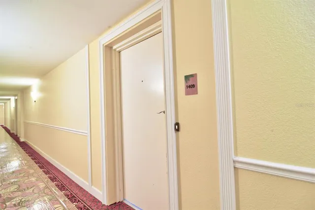 $1,670 | 4900 Brittany Drive South, Unit 1409, St. Petersburg, FL 33715